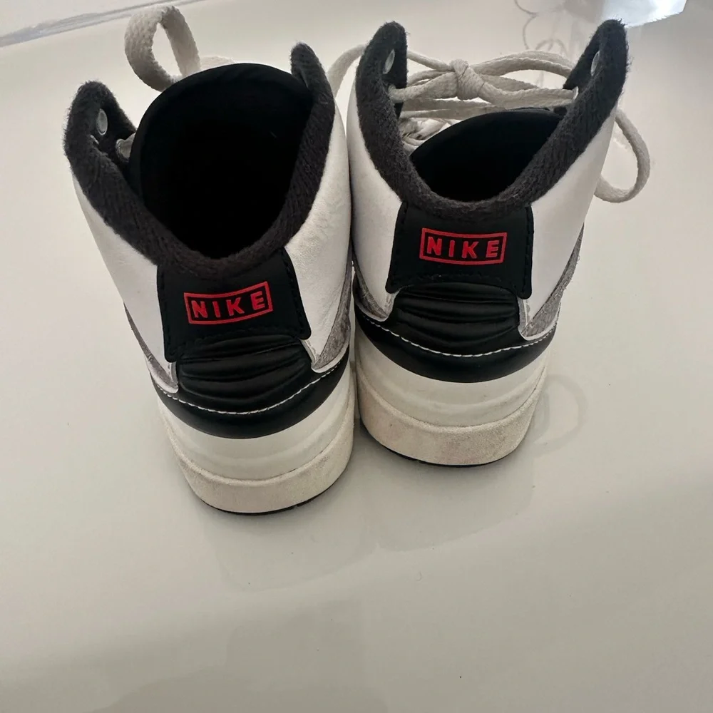 Jordan Retro 2 Python - Picture 2 of 3
